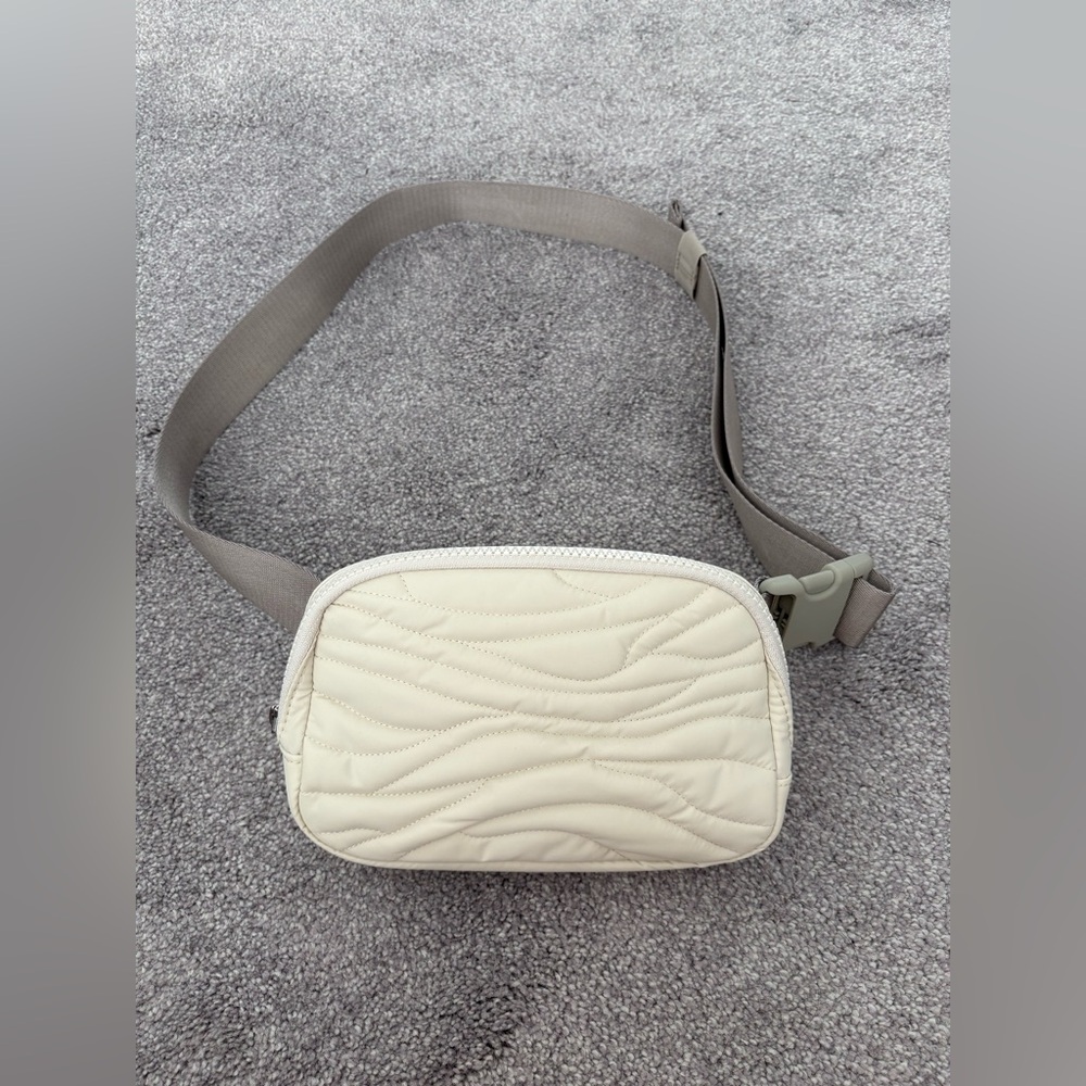 Lululemon Limited Edition Olympic Everyday 1L Belt Bag